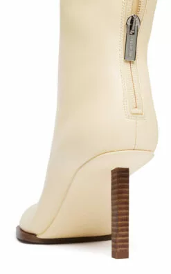 Jacquemus Rond Carre Leather Ankle Boots -Boots Sales Store jacquemus ivory les bottines rond carre 2 4